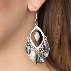 Paparazzi Jewelry Accessories - Sunset Soul - Silver Earrings - Vintage